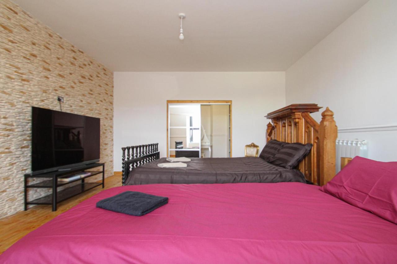 Lavish 2 Bed Sleeps 5 Near Lanark Apartment Carstairs Exterior photo