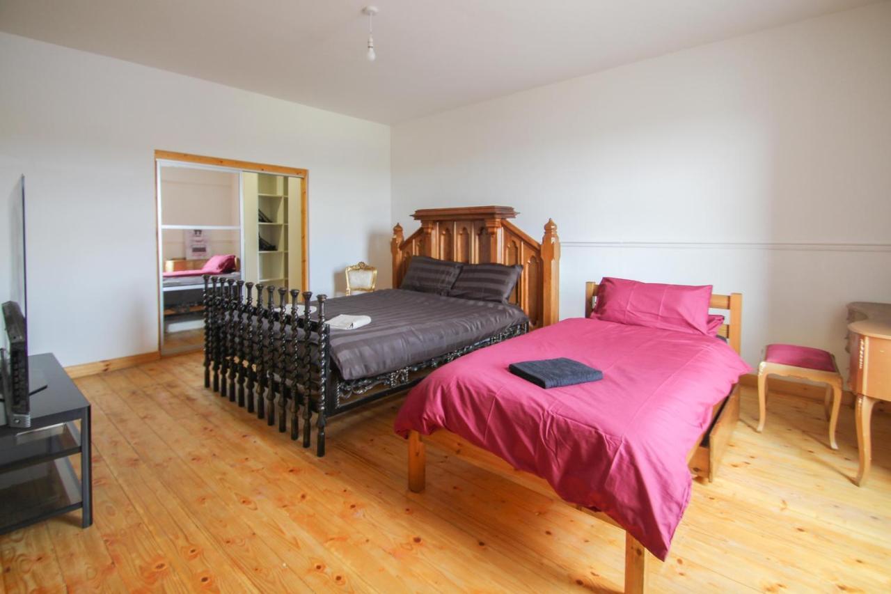 Lavish 2 Bed Sleeps 5 Near Lanark Apartment Carstairs Exterior photo